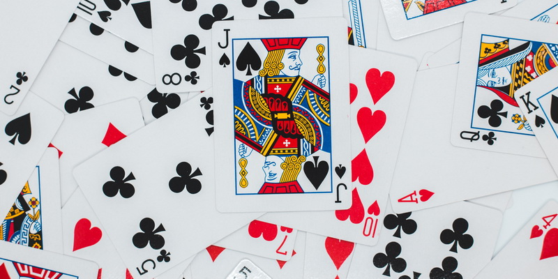 Global players engaging in competitive tournaments hosted within PH888’s spades card game app.